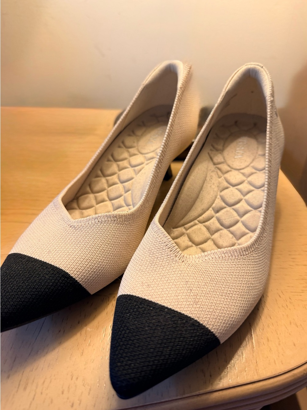 VIVAIA Anna Pointed Toe Pumps Beige Black Cap Toe Knit Kitten Heels